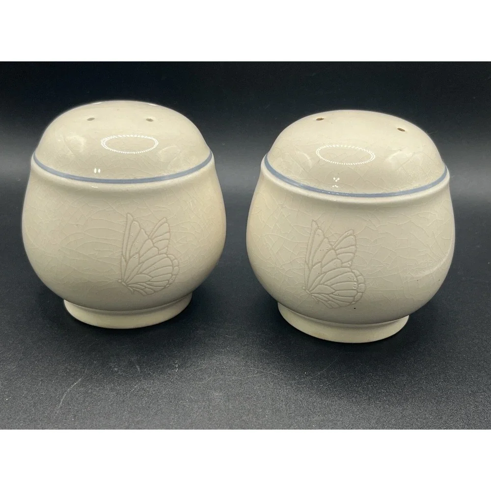 Keltcraft Ireland Butterfly Cream & Blue‎ Salt & Pepper Shakers